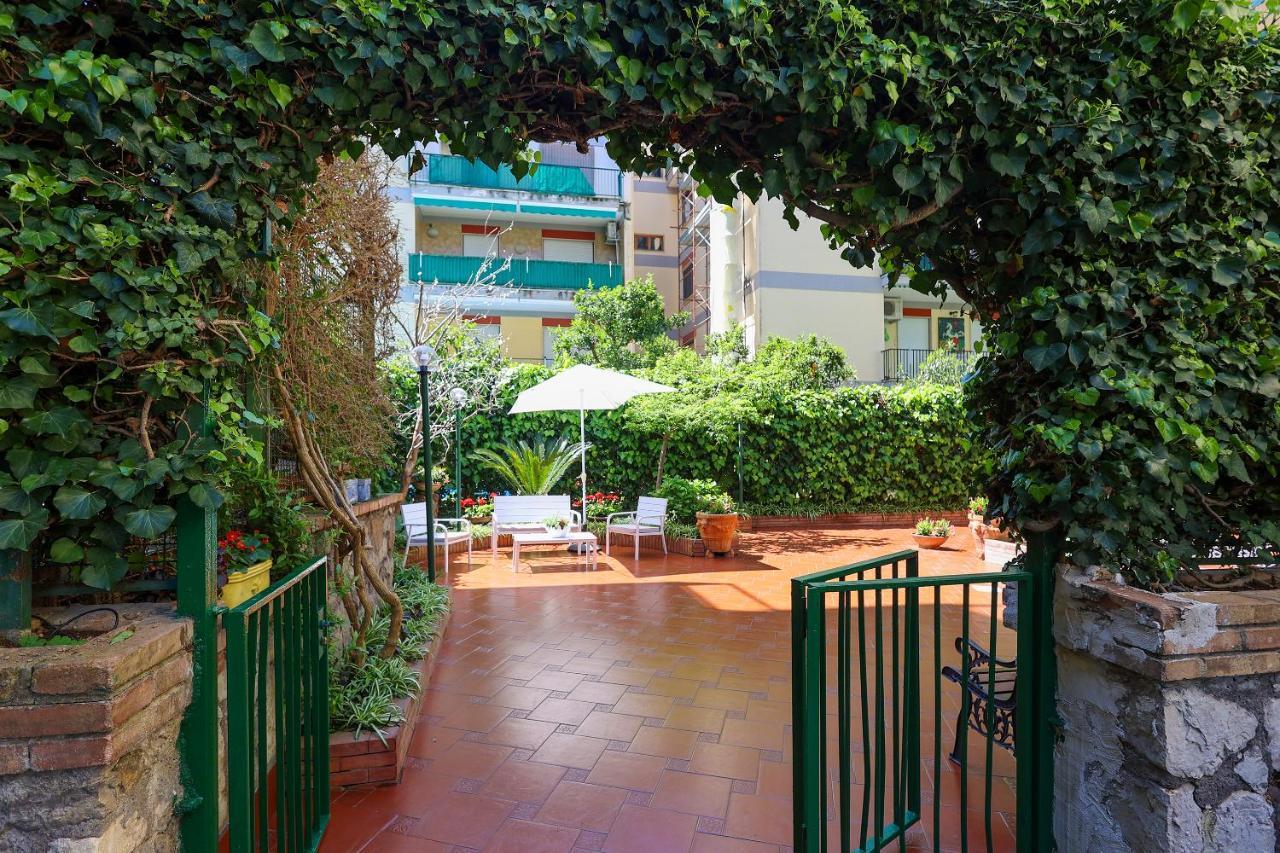 Apartmán Garden House Giulia Sorrento Exteriér fotografie